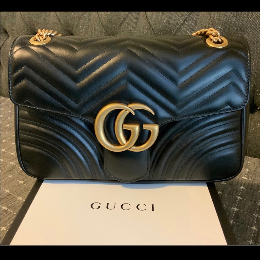 Selling this beautiful bag I bought last year but never got use it!